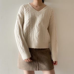 White knitting top